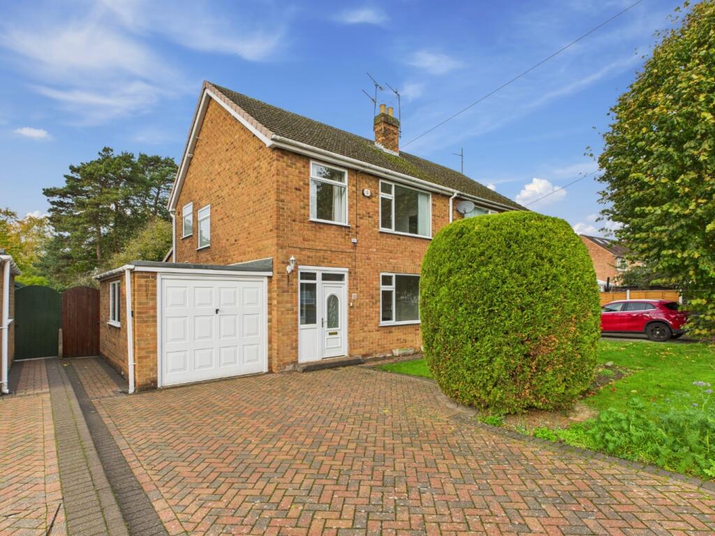 3-bed semi-detached on Brooklands Park, Cottingham, East Riding of Yorkshire, HU16 5DJ, £275,000