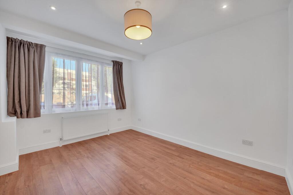House in London - View 5