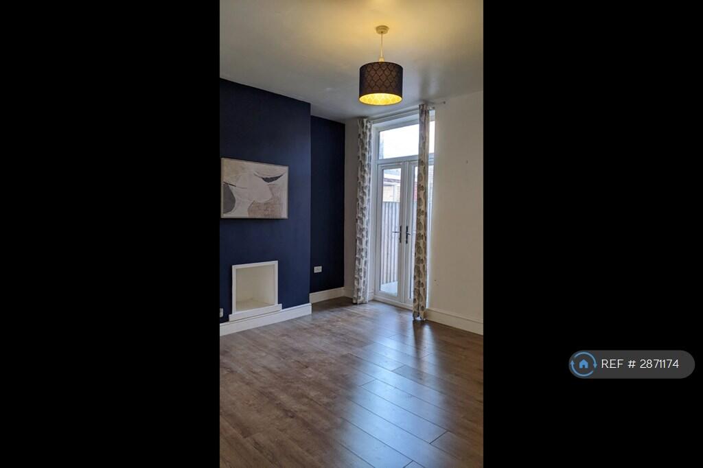 Main image of property: Wilford Crescent East, Nottingham, NG2