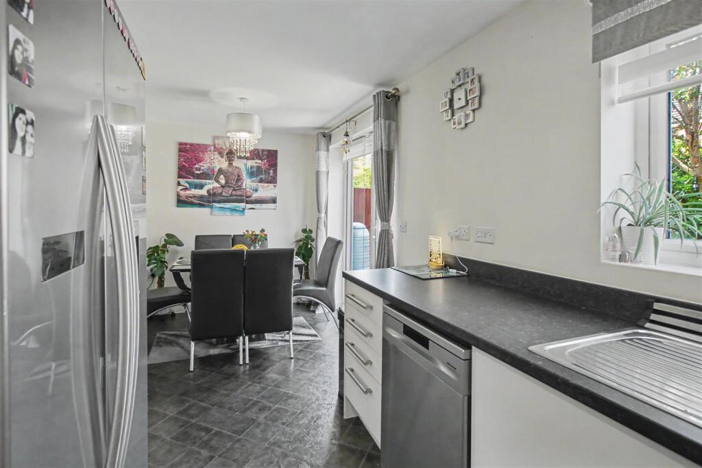 NN9 Centenary Way, Raunds photo 3