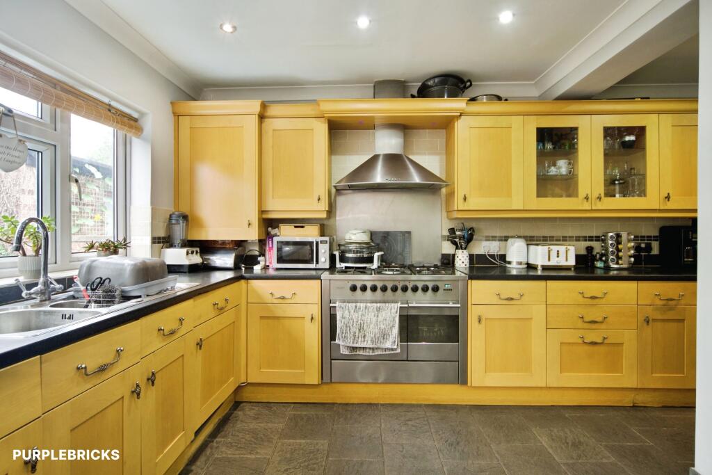 House in Enfield - View 4