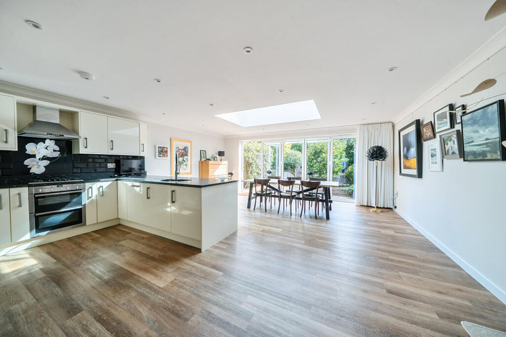 Main image of property: Chestnut Avenue, Farnham, GU9