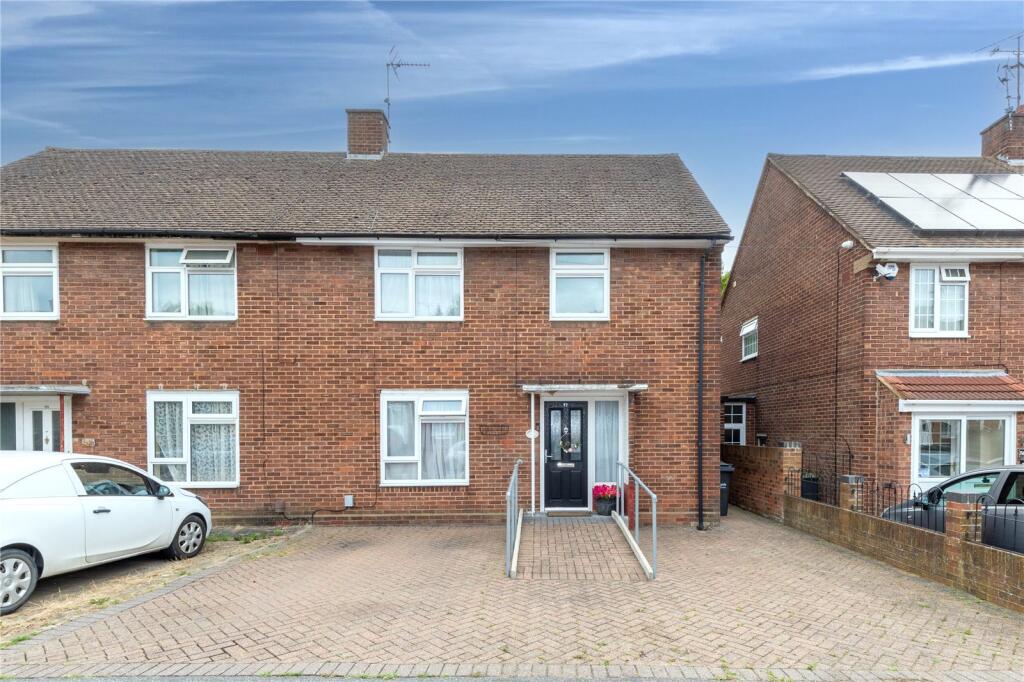 Main image of property: Eaton Valley Road, Luton, Bedfordshire, LU2