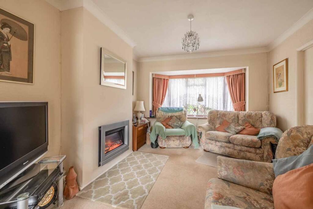Pennylets Green, Stoke Poges, SL2 photo 3
