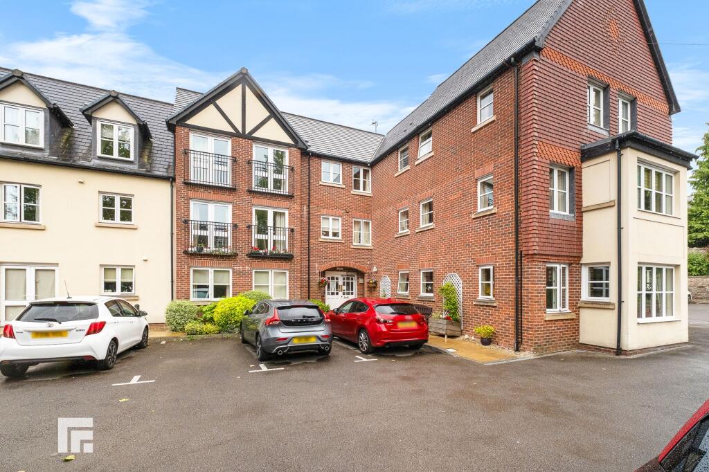 1-bed flat on Cardiff Road, Llandaff, CF5, £165,000