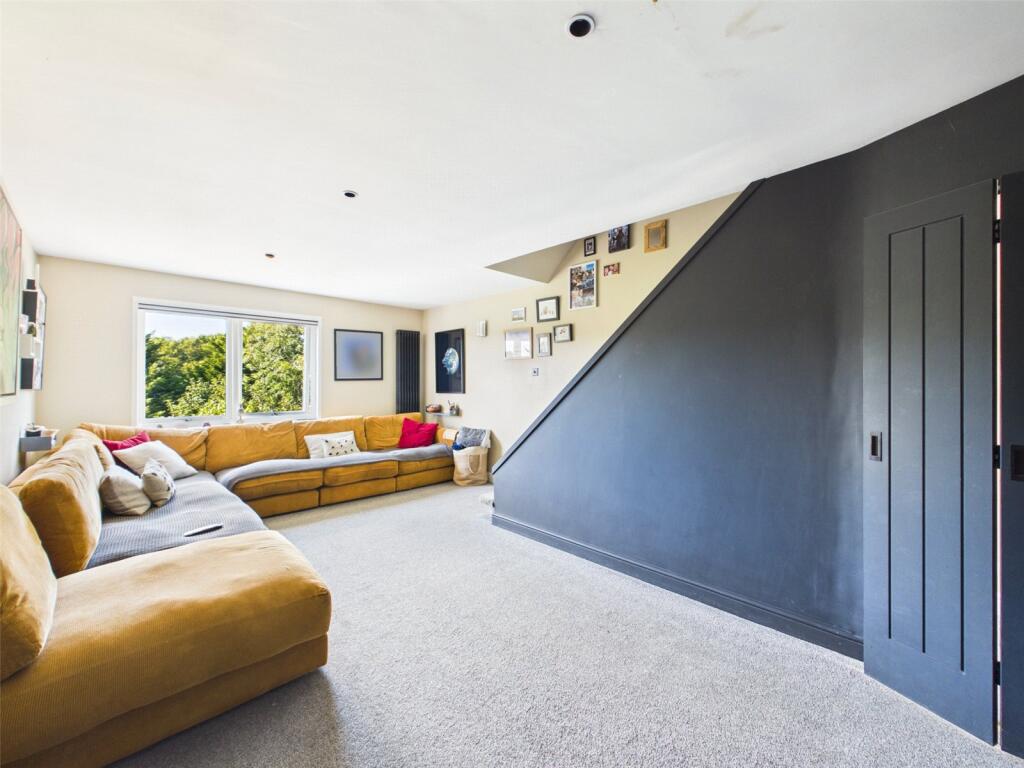 House in Plymouth - View 5