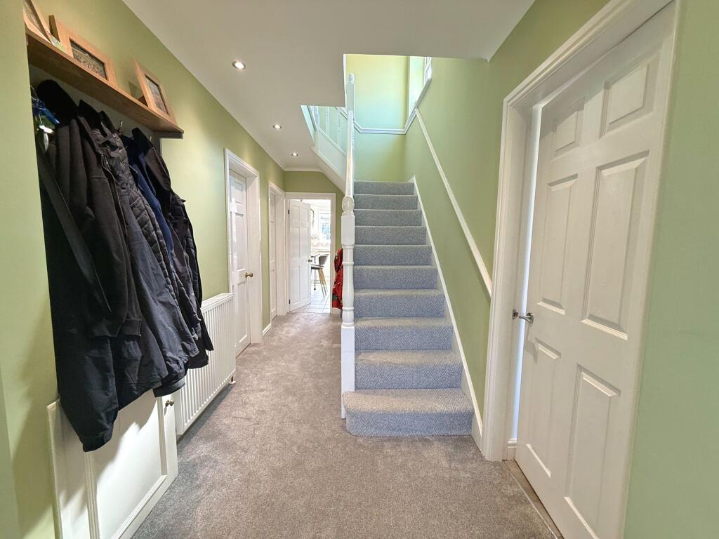 Okehampton Crescent, Sale, M33 - View 2
