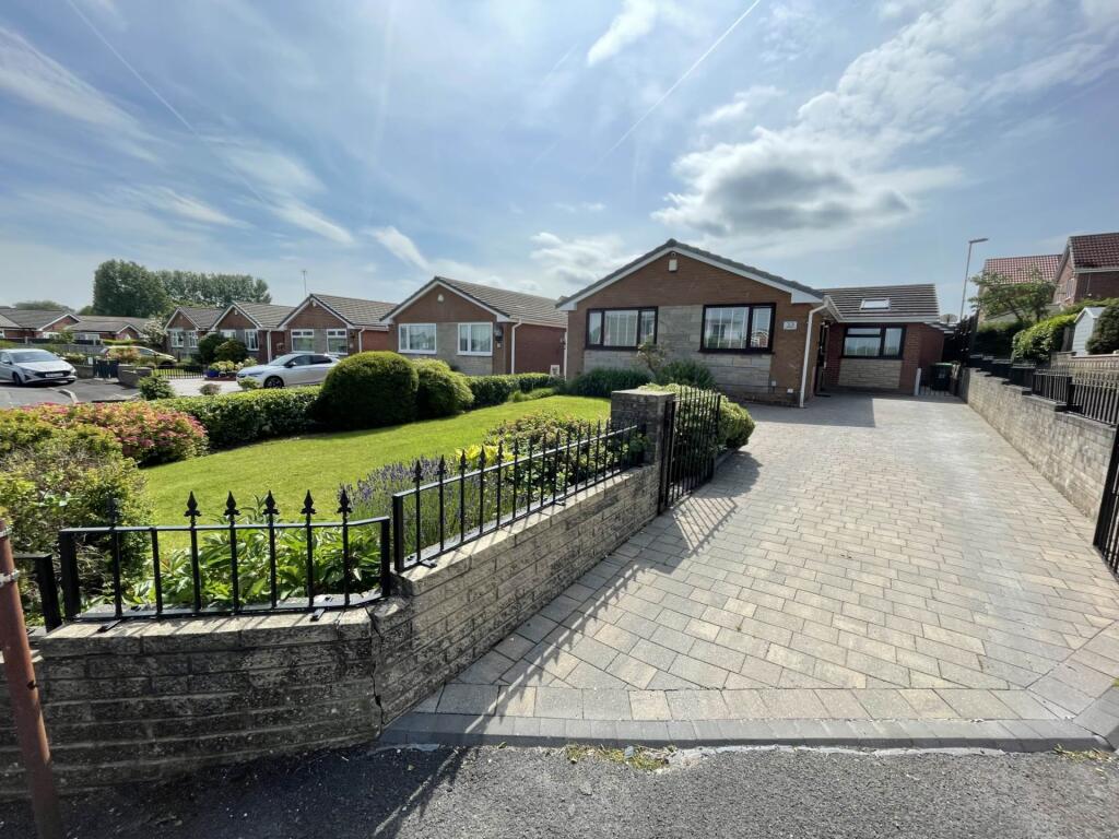 Main image of property: 33 Chichester Crescent, Chadderton, Oldham, OL9 0RW