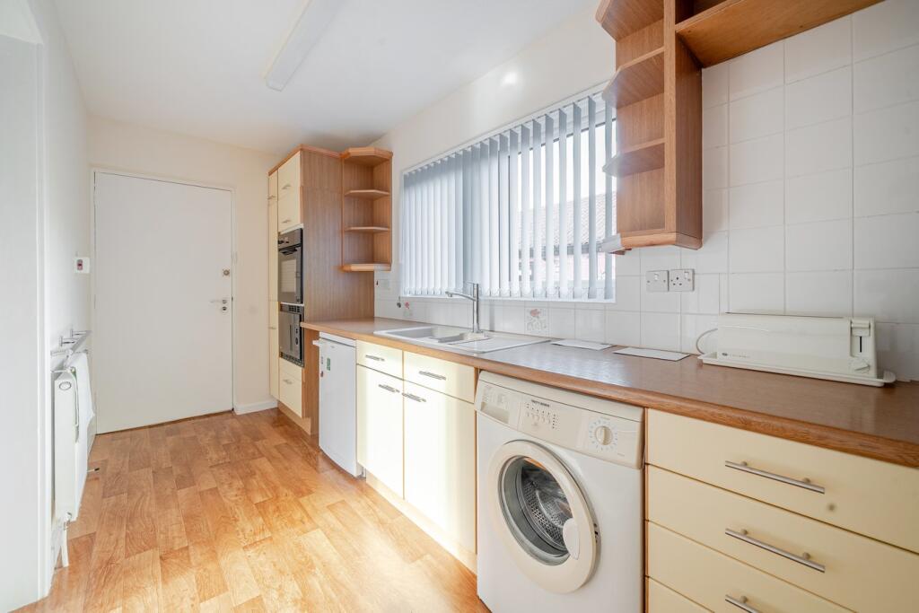 Portland Drive, Willen, Milton Keynes, MK15 - View 4