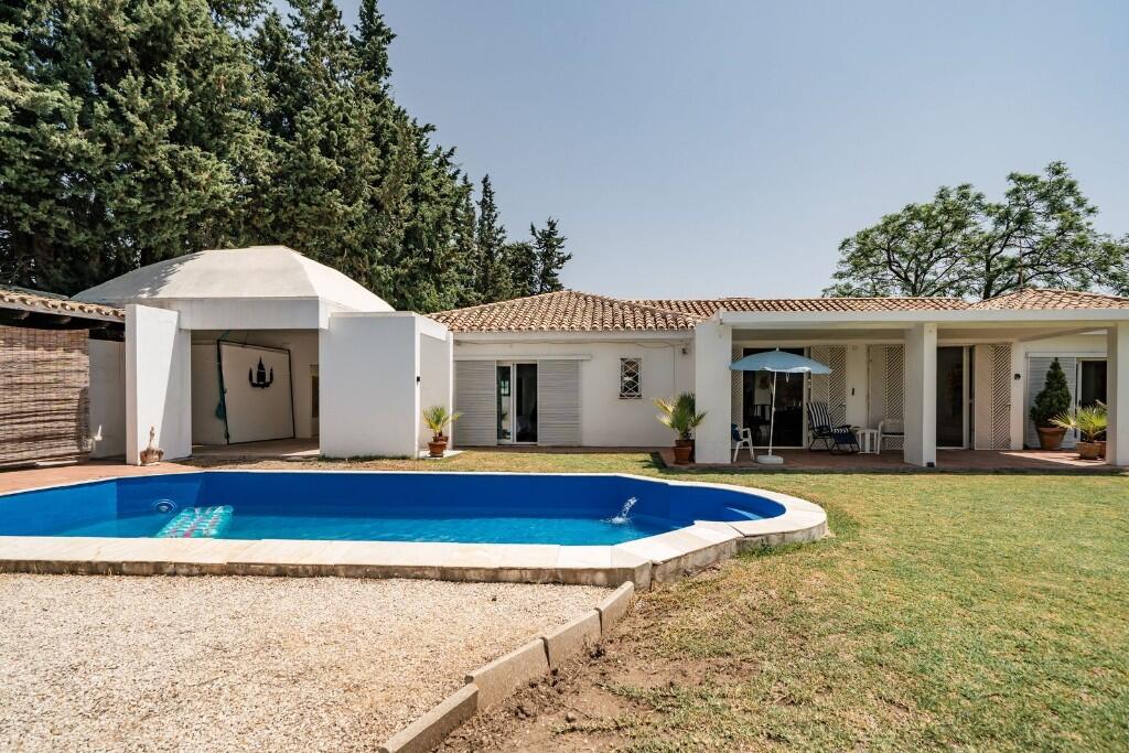 Main image of property: BenahavÃs, Málaga, Andalusia