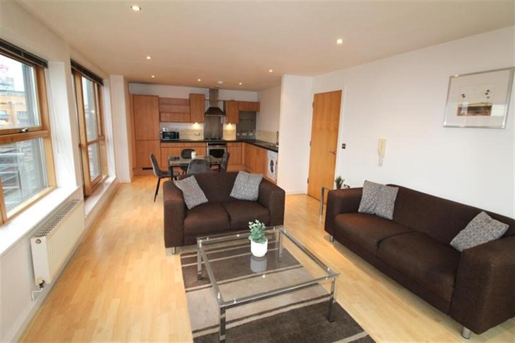 Apartment in Leeds, West Yorkshire - View 2