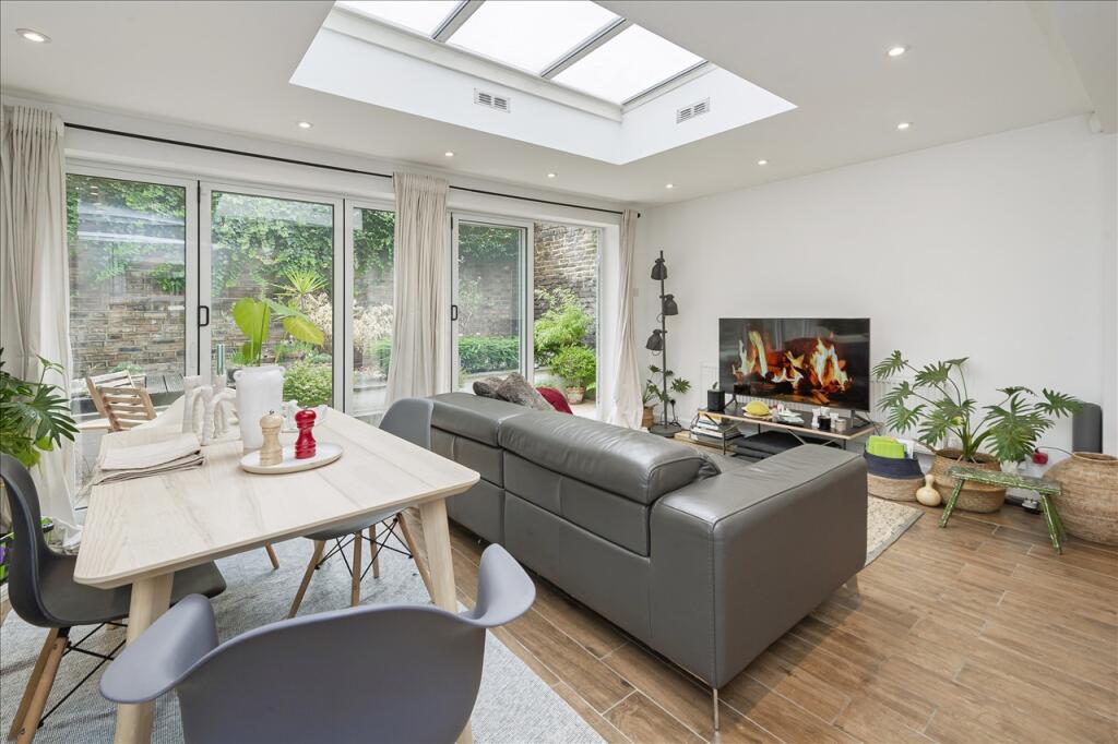 Apartment in London, Shepherd's Bush - View 5