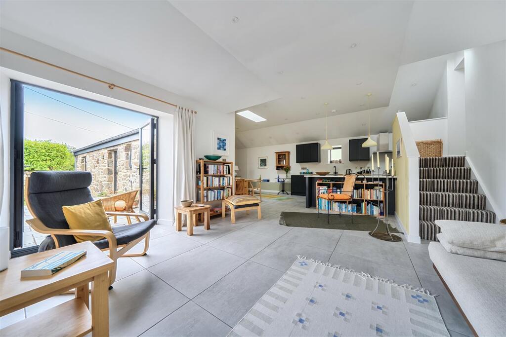 House in Truro - View 5