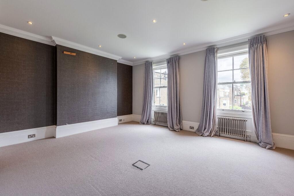 Apartment in London - More