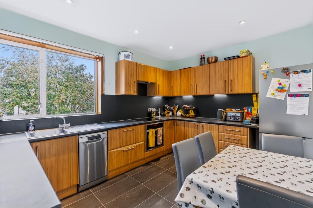 Montrose Drive, Garthdee, Aberdeen, AB10 photo 4