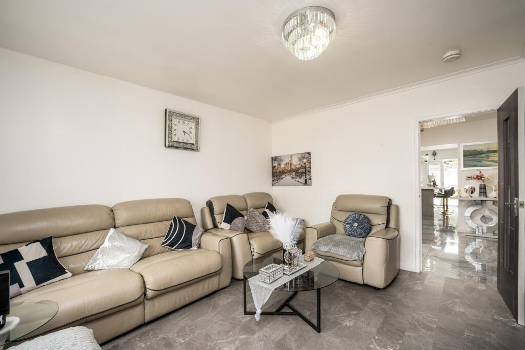 House in Sandwell, West Midlands - View 4