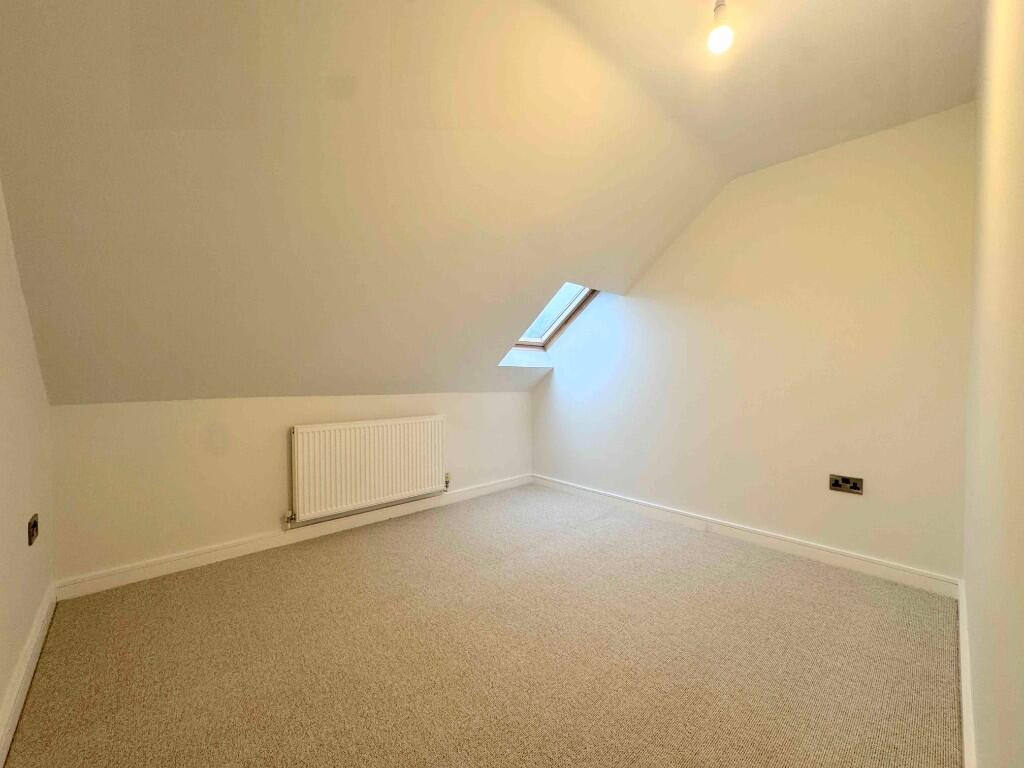 Additional image 4 of Flat 2, 224 Wakefield Road, Drighlington, BD11 1ED