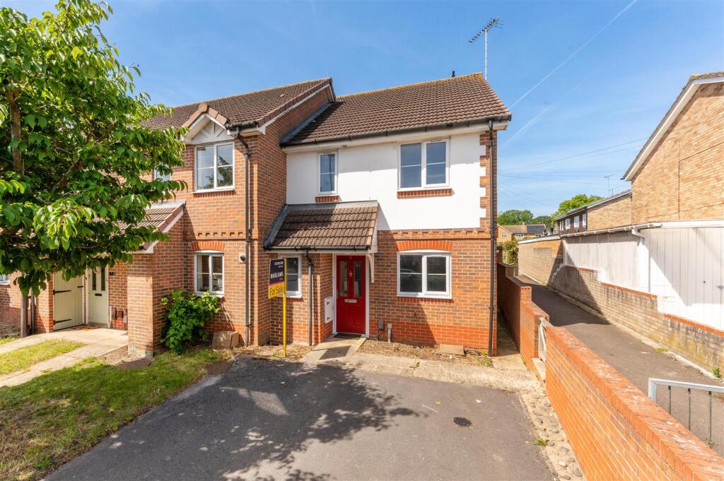 Main image of property: Yeoman Place, Woodley, Reading RG5