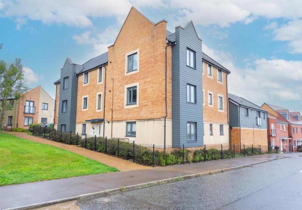 Main image of property: 7 St. Cross Road, Basingstoke