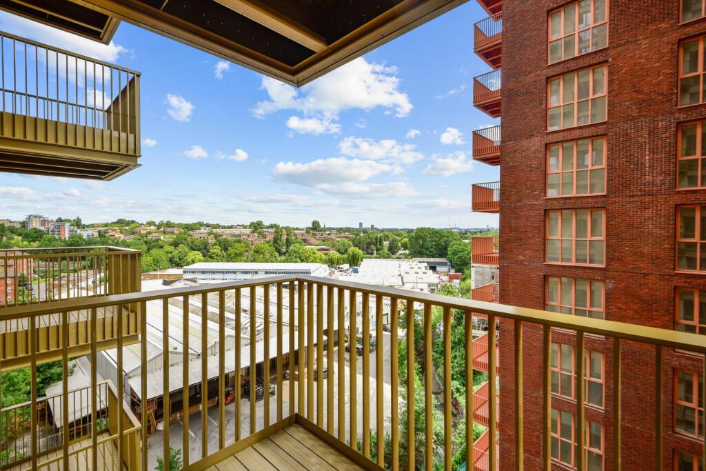 Apartment in Harrow - View 3
