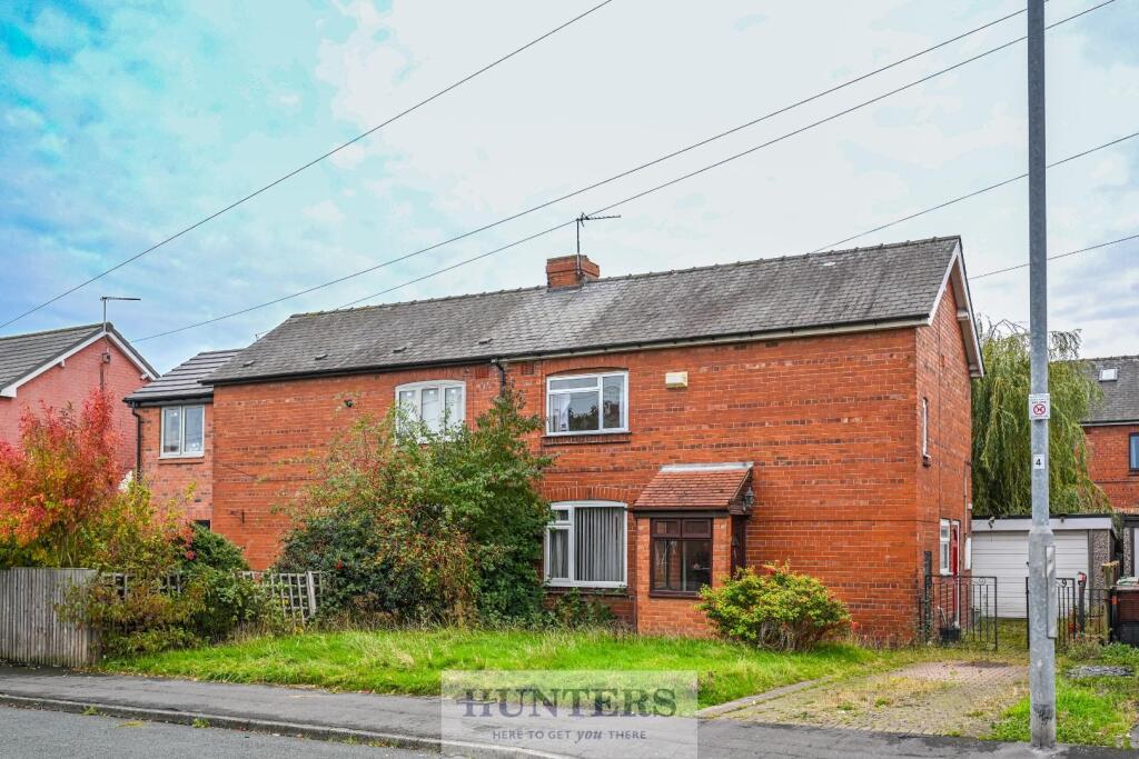 3-bed semi-detached on Toll Bar Road, Castleford, £160,000