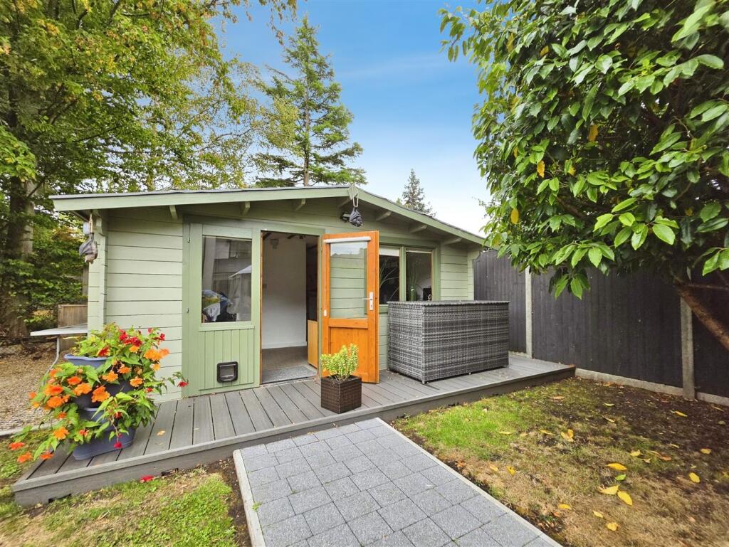 House in Guildford - View 5