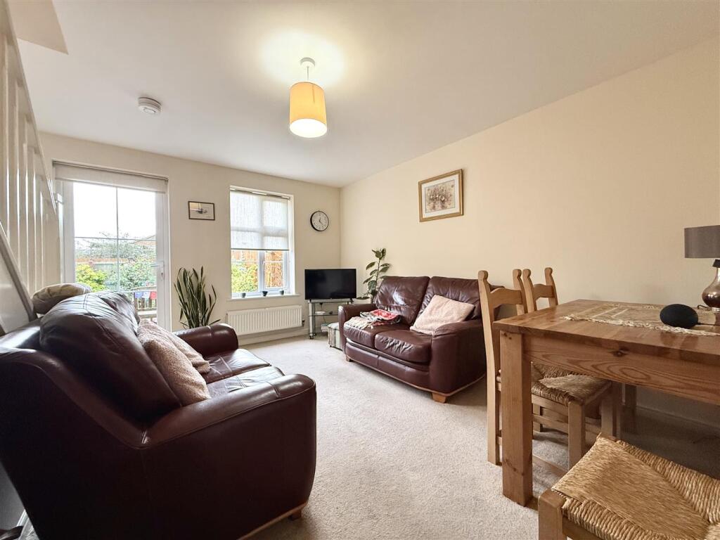 Darwin Crescent, Loughborough photo 2