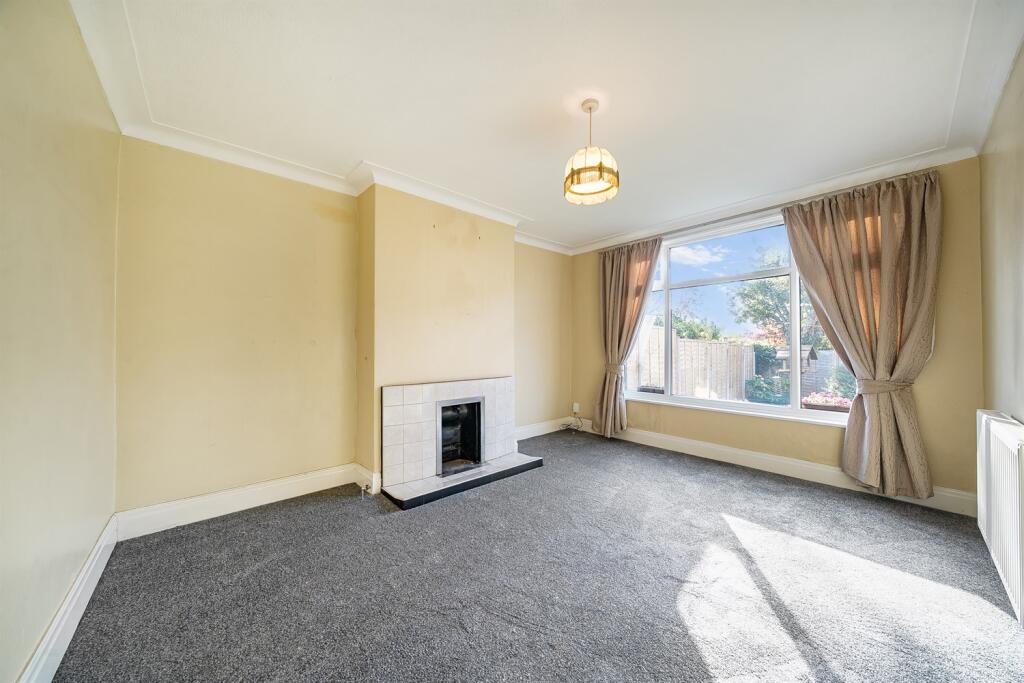 West Park Drive West, Roundhay photo 3