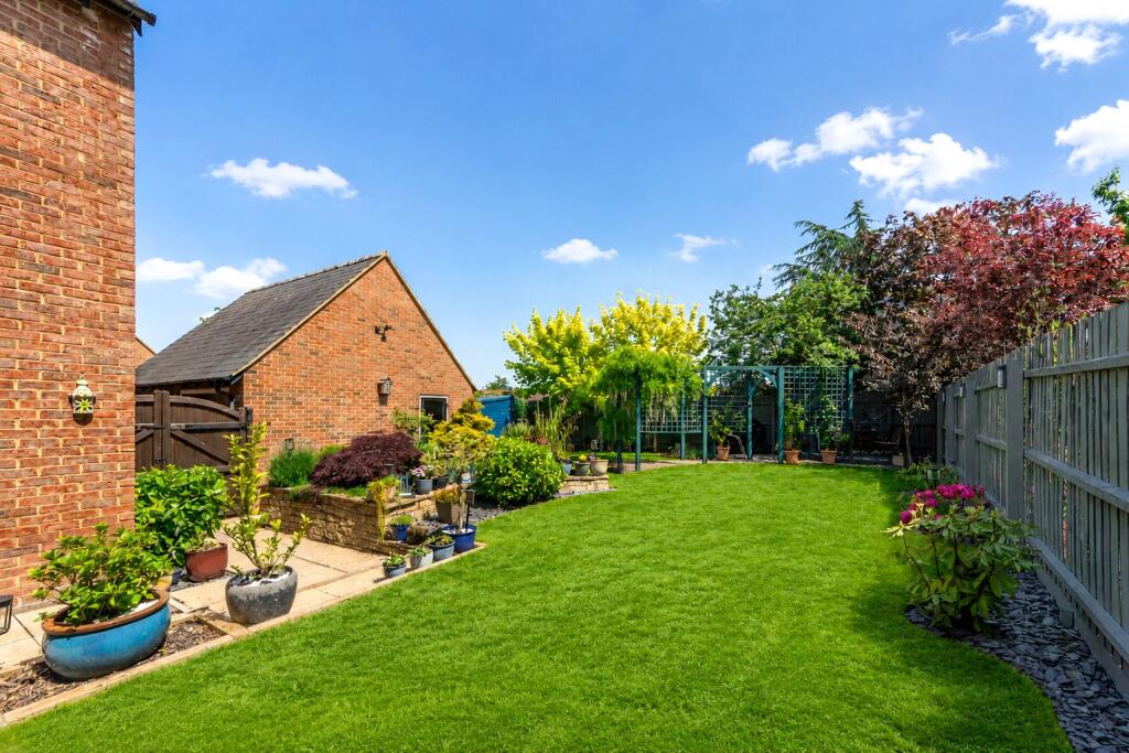 Main image of property: London Road, Bozeat, Northamptonshire, NN29