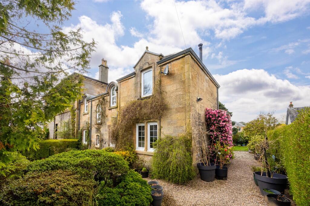 House in Argyll And Bute G84, Argyll and Bute - View 2