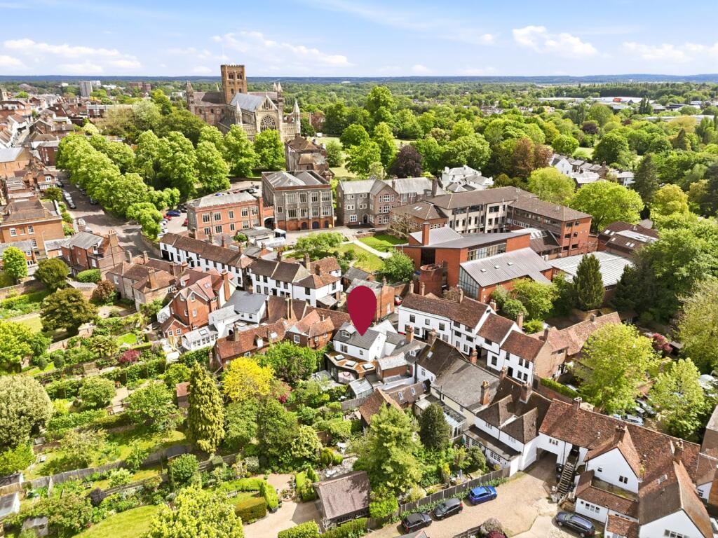 House in St Albans, St Stephens - View 2