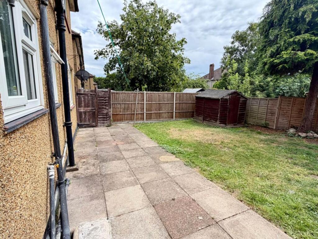 Apartment in London, London Borough of Bromley - View 4