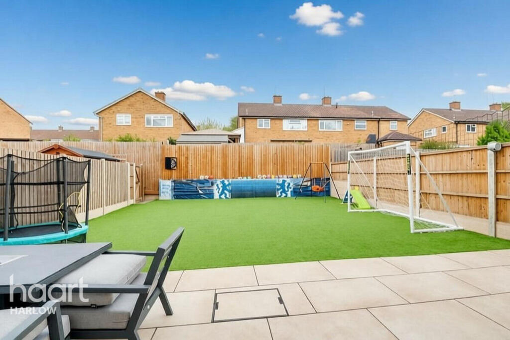 House in Harlow, Little Parndon - View 4