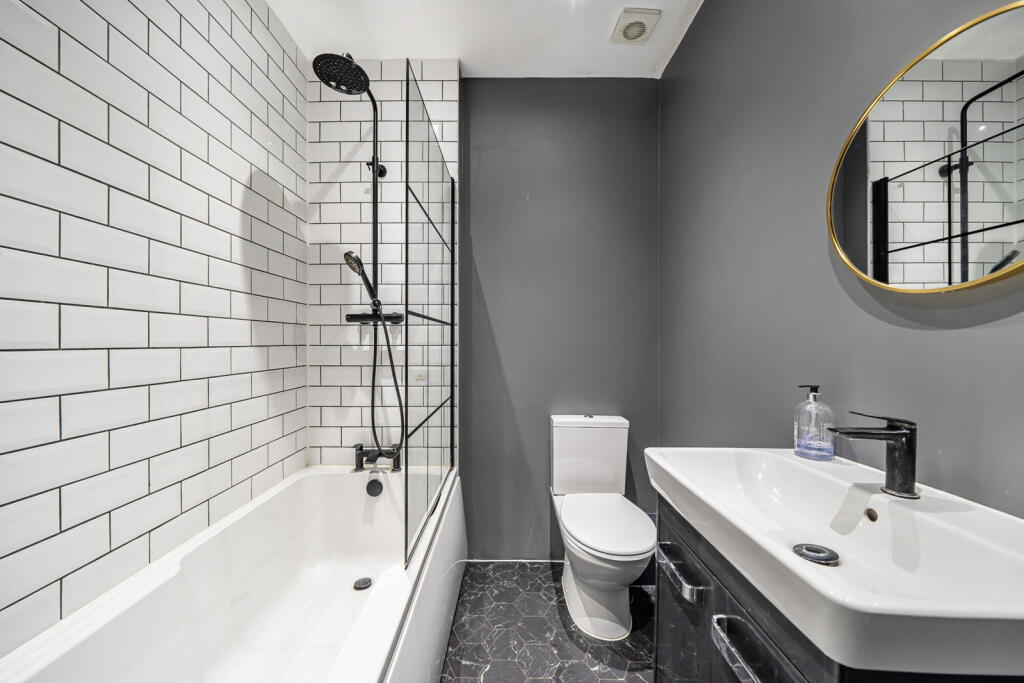 House in London - View 4