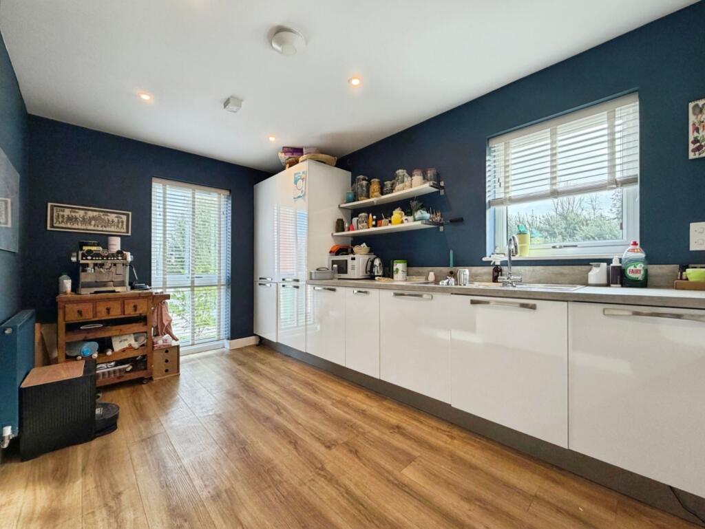 House in Ashford, Kennington - View 2