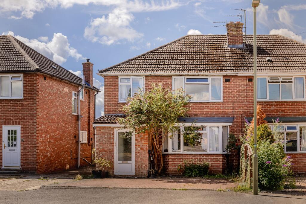 Main image of property: Hazel Crescent, Kidlington, OX5