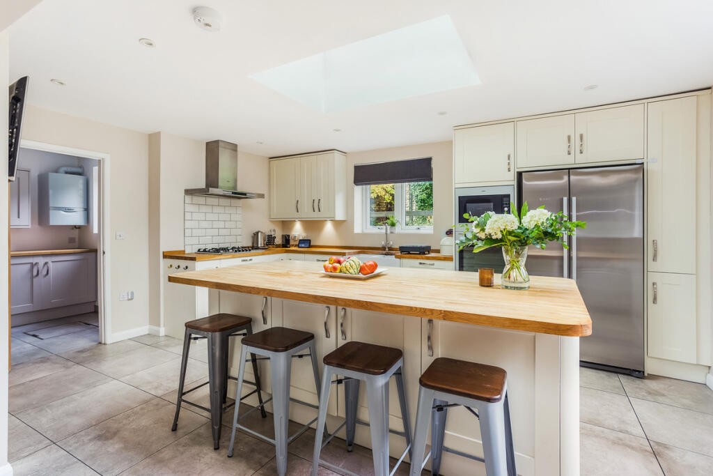 Stockwell Lane, Cheltenham, GL52 photo 4