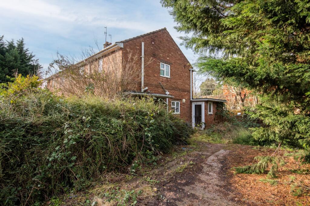 Main image of property: Broadway Grove, Worcester, WR2