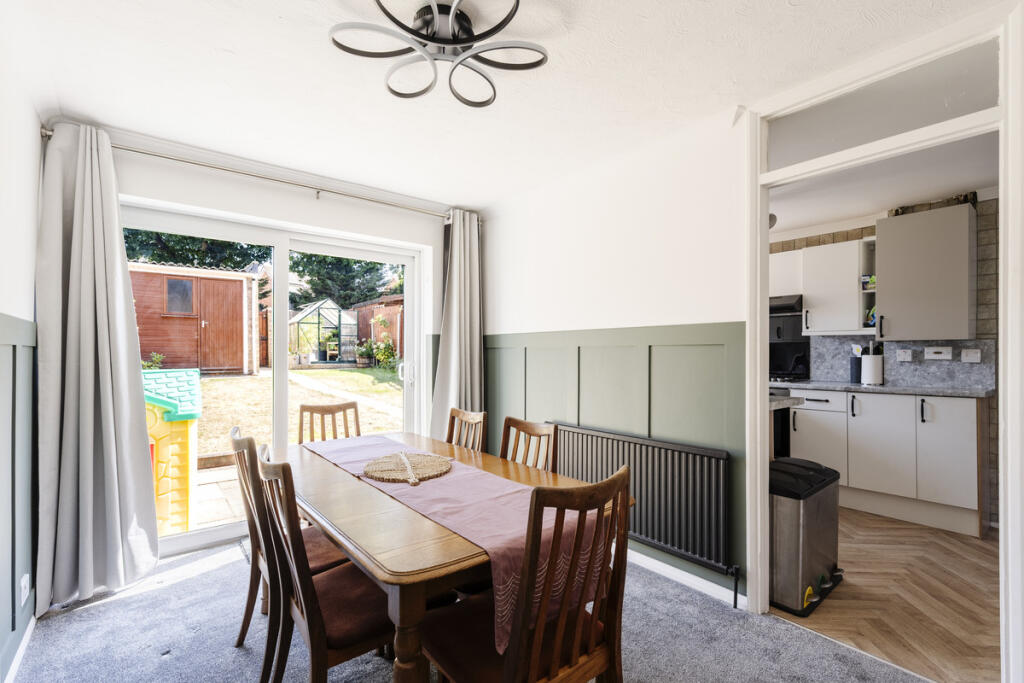 House in Basildon, Sunnymede, Billericay - More
