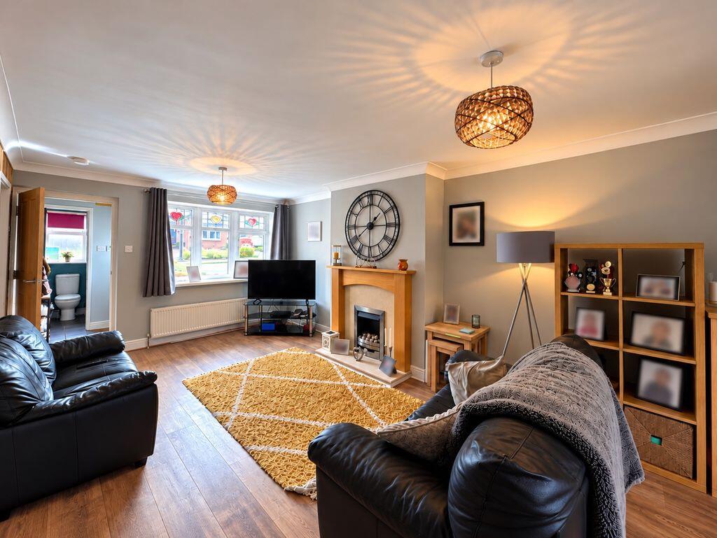 House in Lichfield, Burntwood - View 3