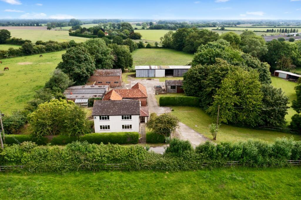 The Croft, Southburgh Lane, Hingham, Norwich, Norfolk, NR9 4PP photo 3