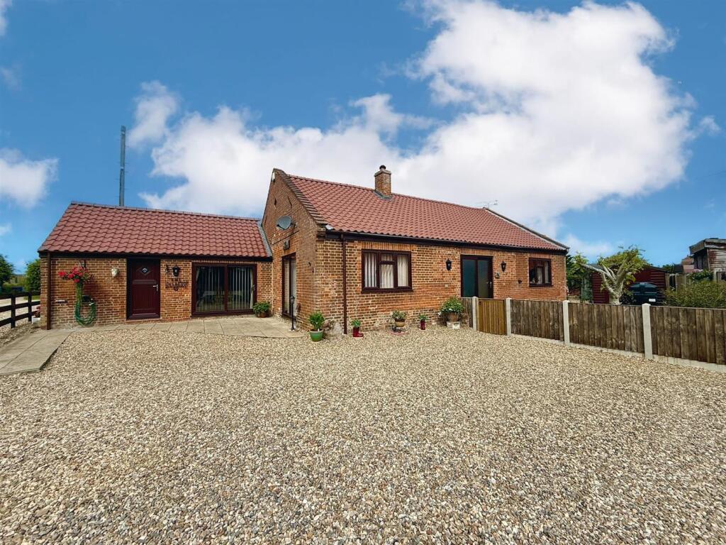 Main image of property: The Green, Freethorpe, NR13