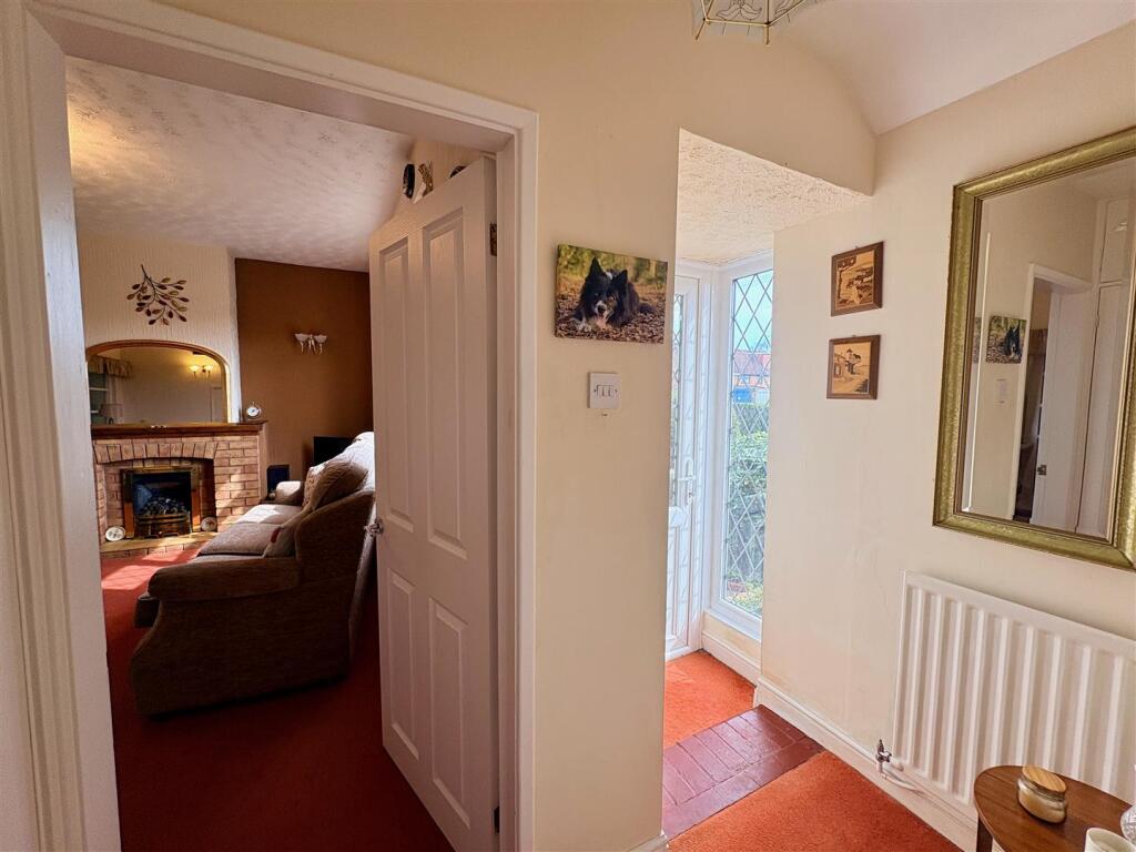 Green Oak Road, Bilbrook, Wolverhampton - View 5