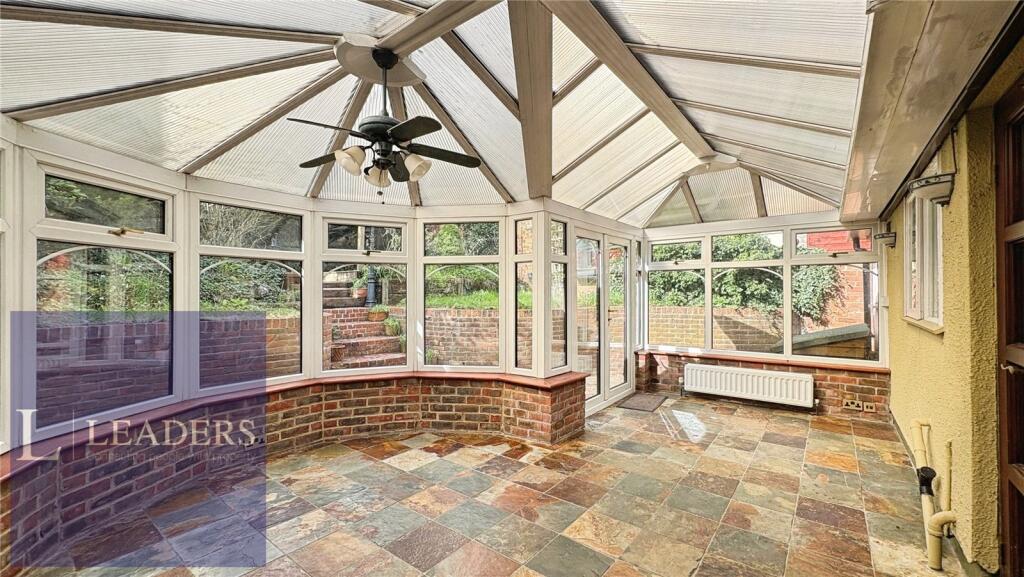 Chapel Hill, Halstead photo 4