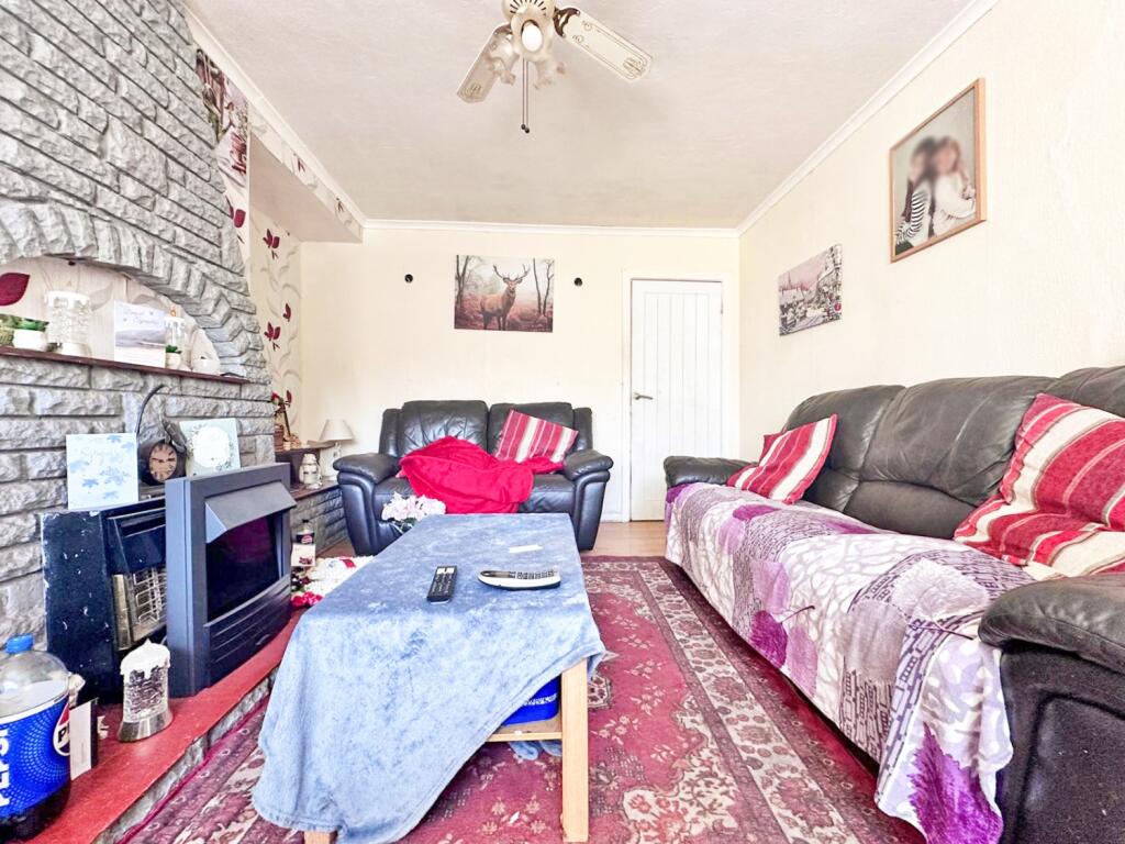 House in Wednesbury, Fallings Heath - View 2