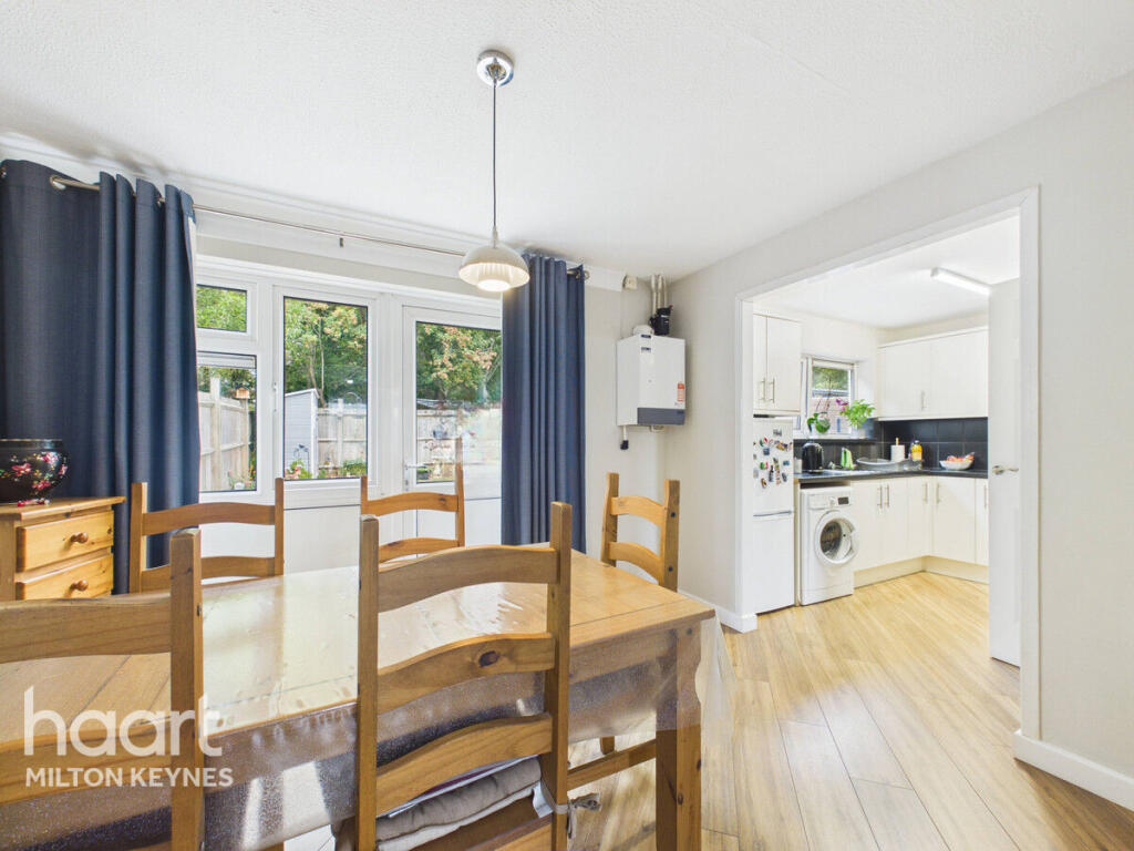 House in Milton Keynes, Stacey Bushes, Wolverton and Greenleys - More