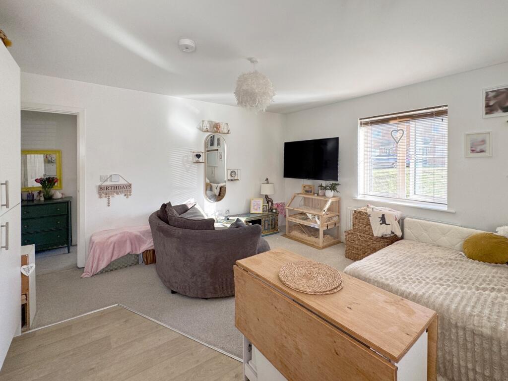 Apartment in Dartford - View 5