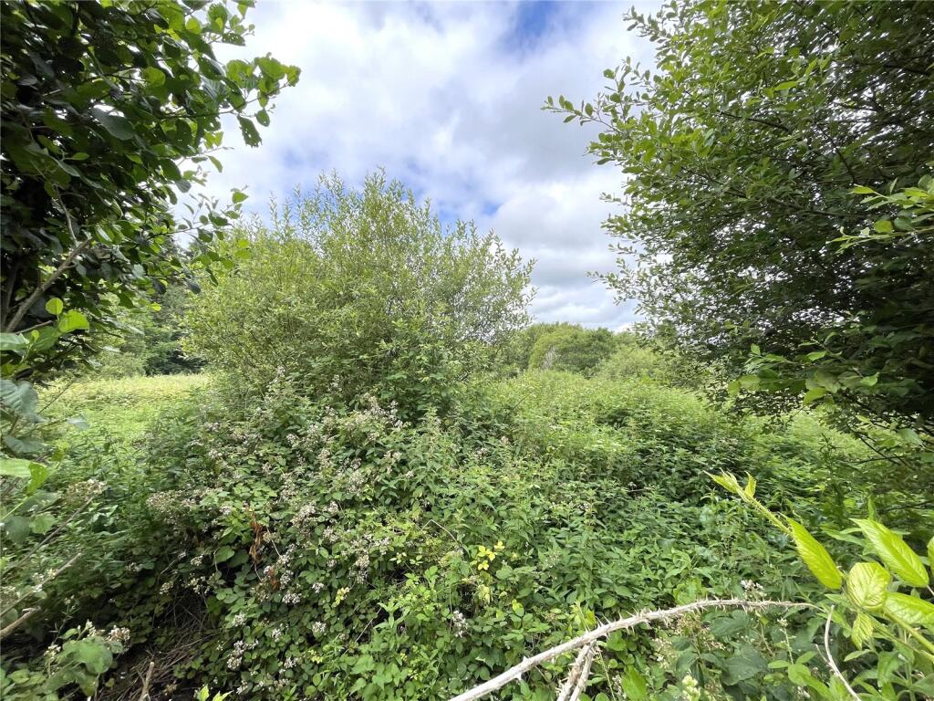 Main image of property: Leading From Llanelli To Cross Hands, Llannon, Llanelli, Carmarthenshire, SA14