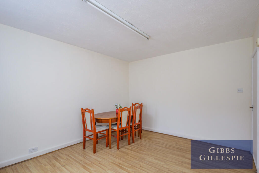 Apartment in Harrow - View 4