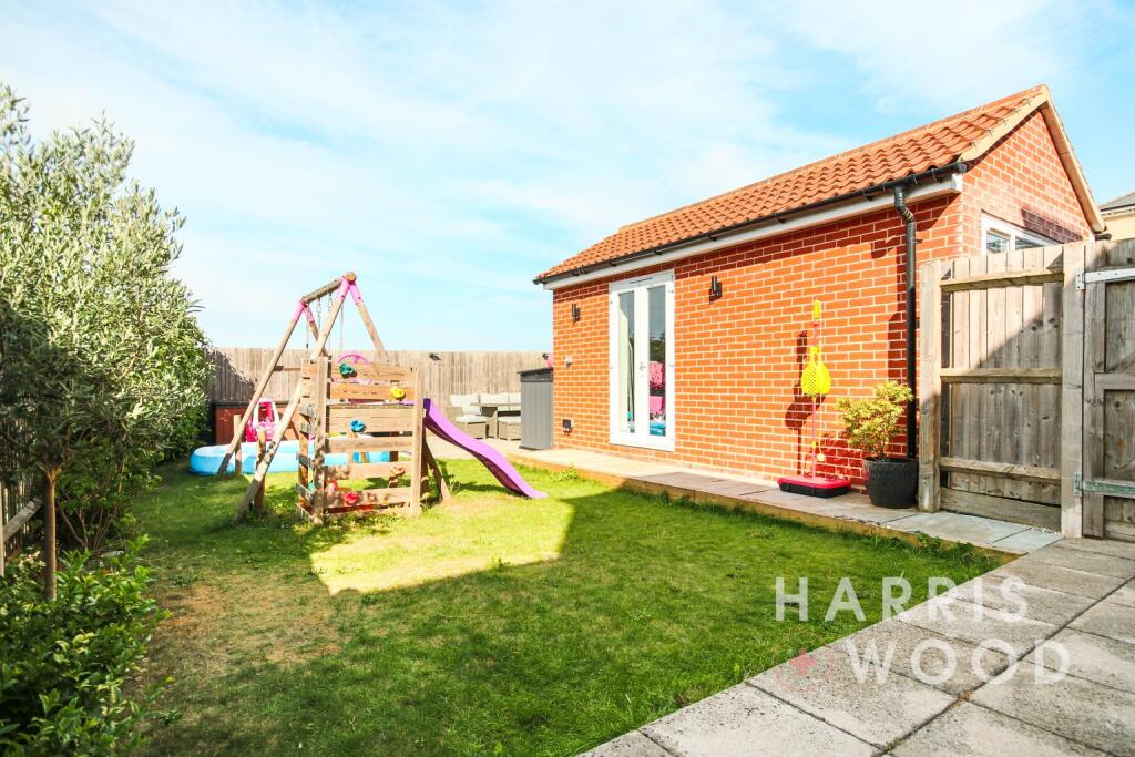 Lilianna Road, Chesterwell, CO4 photo 4